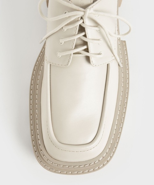 CHARLES & KEITH(チャールズ & キース)の「チャンキー ブローグ / Chunky Brogues(ドレスシューズ・レディース・ブラック/オフホワイト・22.5cm/23cm/23.5cm/24.5cm/25cm/25.5cm)」の6枚目の写真