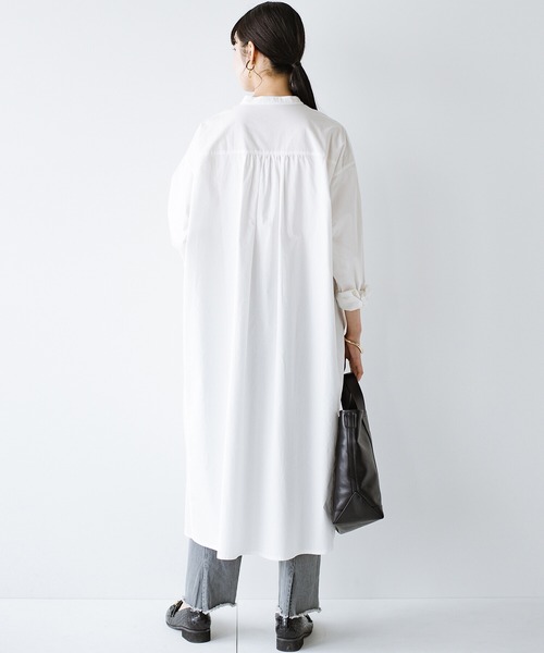 haco!（ハコ）の「季節の変わり目の羽織にもニットやスウェットとの重ね着にも長い季節使えて便利なバンドカラーシャツワンピース（シャツワンピース・レディース・ホワイト/チェック・SMALL/MEDIUM/LARGE/X-LARGE）」の8枚目の写真