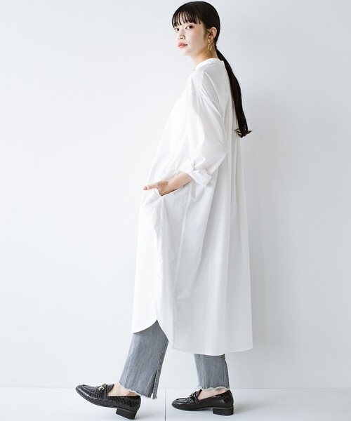 haco!（ハコ）の「季節の変わり目の羽織にもニットやスウェットとの重ね着にも長い季節使えて便利なバンドカラーシャツワンピース（シャツワンピース・レディース・ホワイト/チェック・SMALL/MEDIUM/LARGE/X-LARGE）」の16枚目の写真