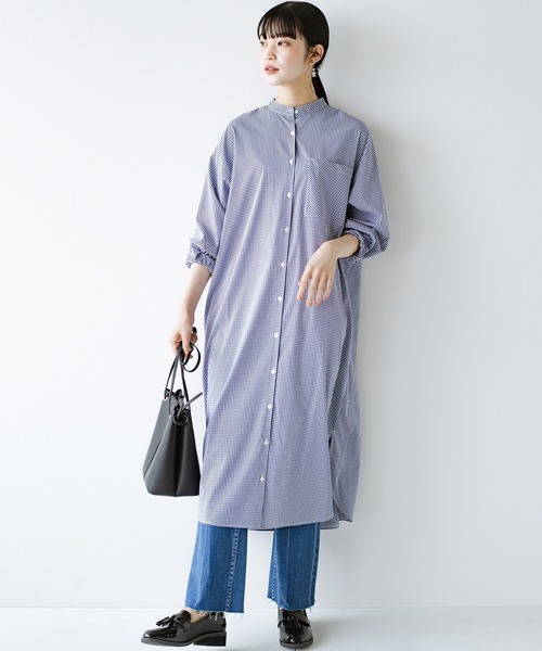 haco!（ハコ）の「季節の変わり目の羽織にもニットやスウェットとの重ね着にも長い季節使えて便利なバンドカラーシャツワンピース（シャツワンピース・レディース・ホワイト/チェック・SMALL/MEDIUM/LARGE/X-LARGE）」の6枚目の写真