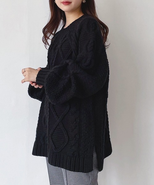 PAGEBOY（ページボーイ）の「ケーブルクルーBIGプルオーバー（ニット/セーター・レディース・オフホワイト/ブラック/ブラウン/オリーブ・FREE）」の3枚目の写真