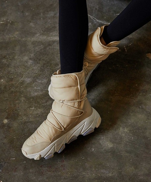 ASH(アッシュ)の「【EMY】パフィーチャンキーブーツ(ブーツ・レディース・ブラック/ベージュ・35/36/37/38/39/40)」の2枚目の写真