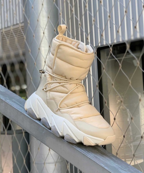 ASH(アッシュ)の「【EMY】パフィーチャンキーブーツ(ブーツ・レディース・ブラック/ベージュ・35/36/37/38/39/40)」の9枚目の写真