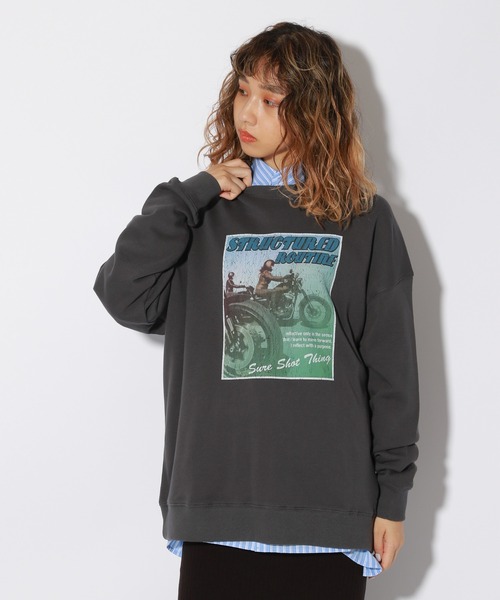 PBLIM(ページボーイリム)の「【PAGEBOYLIM】レトロポスタースウェット(スウェット・レディース・ブラウン/グレー・MEDIUM/LARGE)」の2枚目の写真