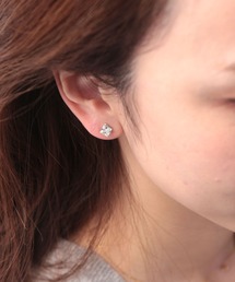 1粒スクエアストーンピアス5ｍｍ