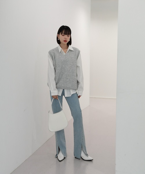 by muni:r（バイ ムニール）の「ベーシック オーバーフィット Vネック リブベスト（ベスト・レディース・ベージュ/ブラウン/グレー/ブルー・FREE）」の14枚目の写真