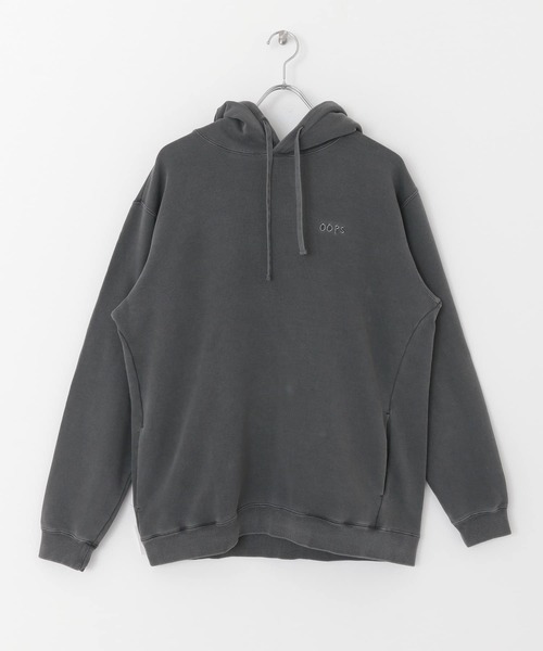 URBAN RESEARCH Sonny Label（アーバンリサーチサニーレーベル）の「OOPS　ピグメントライトウェイトパーカー（パーカー・メンズ・チャコールグレー/レッド/オフホワイト・MEDIUM/LARGE）」の16枚目の写真