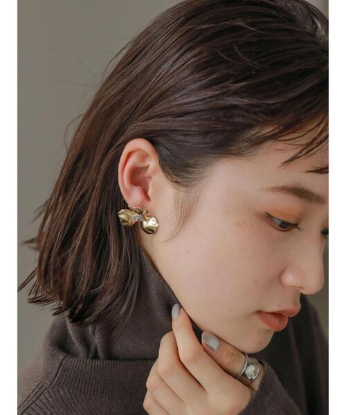 AMERICAN HOLIC（アメリカンホリック）の「フラワーメタルピアス（ピアス（両耳用）・レディース・シルバー/ゴールド・FREE）」の6枚目の写真