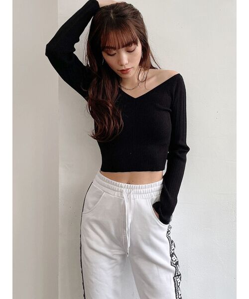 GYDA（ジェイダ）の「Vネックオフショルリブニット トップス（ニット/セーター・レディース・オフホワイト/ブラック・FREE）」の6枚目の写真
