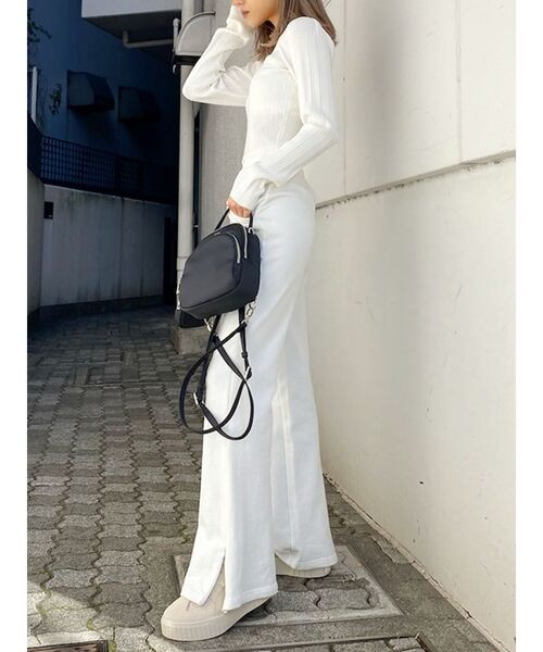 GYDA（ジェイダ）の「Vネックオフショルリブニット トップス（ニット/セーター・レディース・オフホワイト/ブラック・FREE）」の20枚目の写真