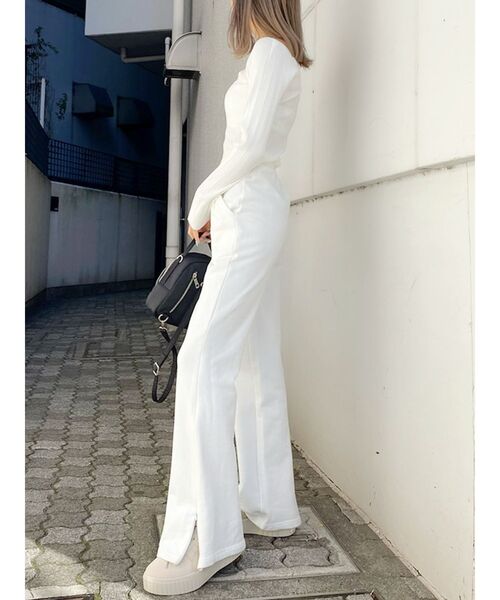 GYDA（ジェイダ）の「Vネックオフショルリブニット トップス（ニット/セーター・レディース・オフホワイト/ブラック・FREE）」の21枚目の写真