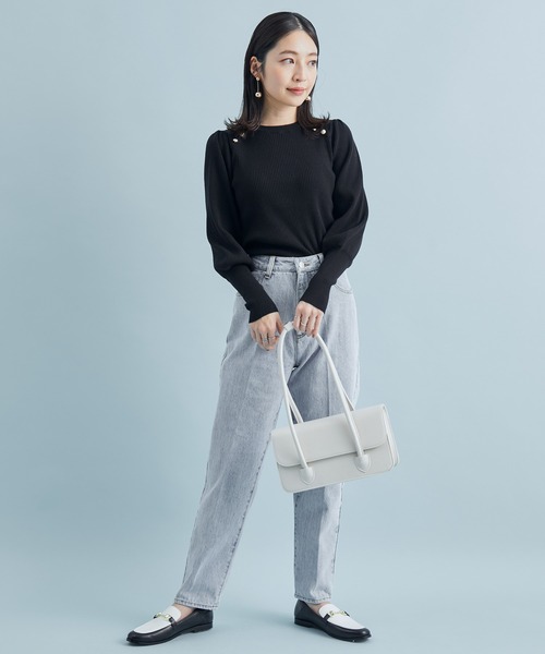 VIS（ビス）の「袖コンシャスきらっとメタル釦リブプルオーバー（ニット/セーター・レディース・ブラック/ライトグリーン/ラベンダー/キナリ・S/M）」の6枚目の写真