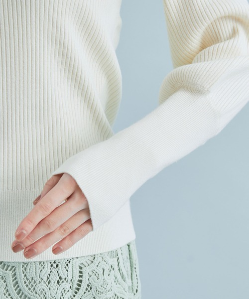 VIS（ビス）の「袖コンシャスきらっとメタル釦リブプルオーバー（ニット/セーター・レディース・ブラック/ライトグリーン/ラベンダー/キナリ・S/M）」の18枚目の写真