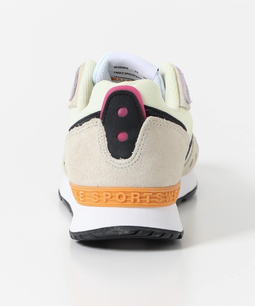 NIKE(ナイキ)の「NIKE ベンチャーランナー(スニーカー・レディース・ブラック/ベージュ系その他・24/24.5/23.5)」の5枚目の写真