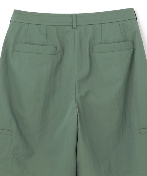 JOSEPH STUDIO（ジョゼフストゥディオ）の「ナイロンサージ　ショートパンツ（その他パンツ・メンズ・グリーン系/ブラック系・6/8）」の10枚目の写真