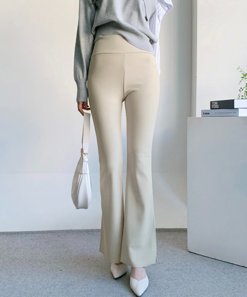 me+em select（ミームセレクト）の「裏微起毛ストレッチスリットフレアパンツ（その他パンツ・レディース・ブラック/ベージュ・FREE）」の3枚目の写真