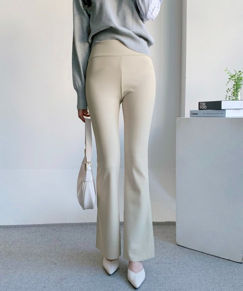 me+em select（ミームセレクト）の「裏微起毛ストレッチスリットフレアパンツ（その他パンツ・レディース・ブラック/ベージュ・FREE）」の4枚目の写真
