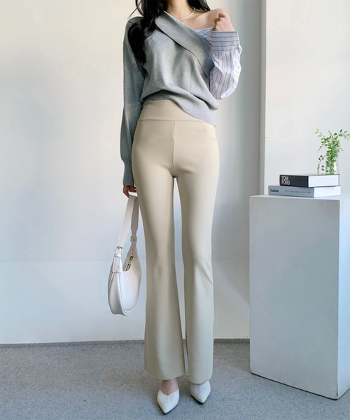 me+em select（ミームセレクト）の「裏微起毛ストレッチスリットフレアパンツ（その他パンツ・レディース・ブラック/ベージュ・FREE）」の9枚目の写真