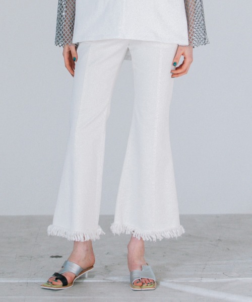 AULA AILA（アウラアイラ）の「フリンジデニムパンツ（デニムパンツ・レディース・ホワイト/インディゴブルー/ブルー・1/0）」の2枚目の写真