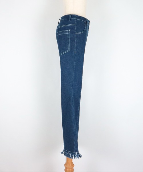 AULA AILA（アウラアイラ）の「フリンジデニムパンツ（デニムパンツ・レディース・ホワイト/インディゴブルー/ブルー・1/0）」の6枚目の写真