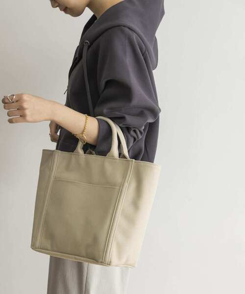 URBAN RESEARCH(アーバンリサーチ)の「パーテーションキャンバストートバッグ(トートバッグ・レディース・ライトベージュ/ベージュ系その他/ブルー・-)」の3枚目の写真