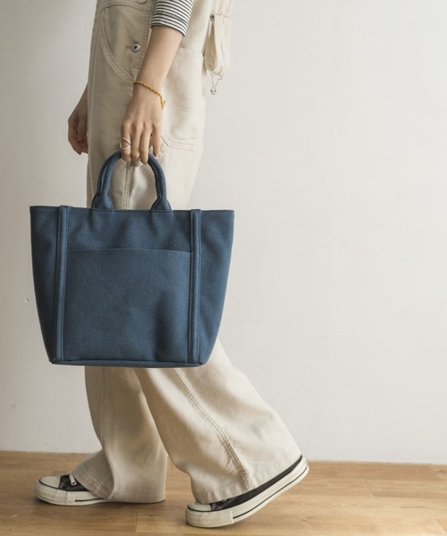 URBAN RESEARCH(アーバンリサーチ)の「パーテーションキャンバストートバッグ(トートバッグ・レディース・ライトベージュ/ベージュ系その他/ブルー・-)」の9枚目の写真