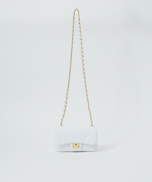 AULENTTI（オウレンティ）の「【AULENTTI／オウレンティ】 チェーンミニショルダー（ショルダーバッグ・レディース・ブラック/ベージュ/ホワイト/ブラウン・フリー）」の2枚目の写真