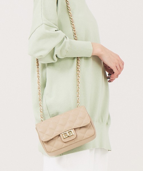 AULENTTI（オウレンティ）の「【AULENTTI／オウレンティ】 チェーンミニショルダー（ショルダーバッグ・レディース・ブラック/ベージュ/ホワイト/ブラウン・フリー）」の4枚目の写真