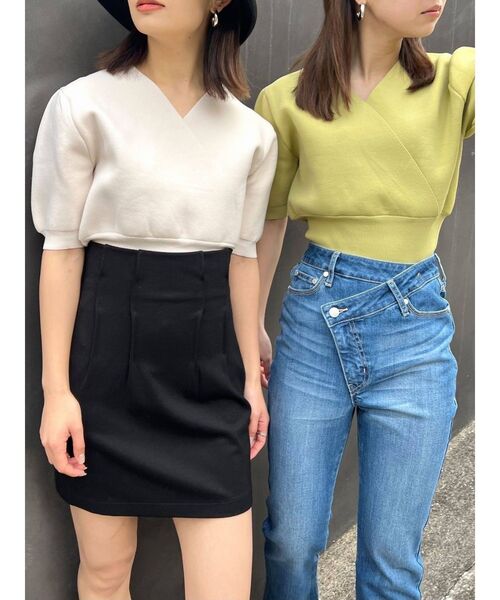 EMODA（エモダ）の「フロントクロストップ（ニット/セーター・レディース・ホワイト/ブラック/イエロー・FREE）」の5枚目の写真