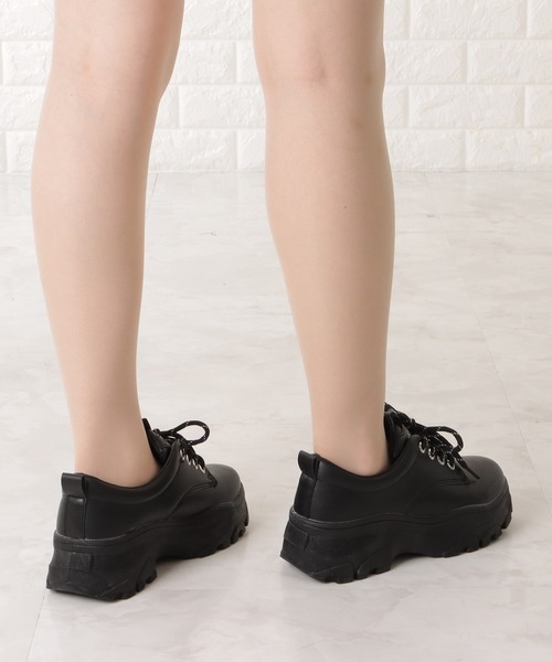 Lace Ladies（レースレディース）の「厚底レースアップラウンドフォルムスニーカー（スニーカー・レディース・ホワイト/アイボリー/ブラック・24/23.5/23/25/24.5/22.5）」の19枚目の写真