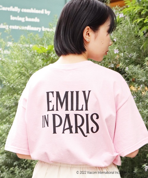 ROOPTOKYO(ループトウキョウ)の「ROOPTOKYO限定:EMILY IN PARIS バックロゴプリントS/S Tee 半袖Tシャツ ロゴT(Tシャツ/カットソー・レディース・ホワイト/ブラック/ライトピンク・L/M/S/XL)」の3枚目の写真