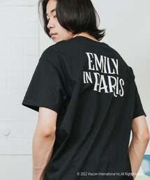 ROOPTOKYO限定:EMILY IN PARIS バックロゴプリントS/S Tee 半袖Tシャツ ロゴT