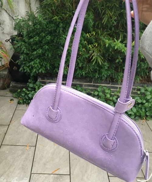 by muni:r（バイ ムニール）の「ソフトバゲットショルダーバッグ（ショルダーバッグ・レディース・ブラック/ブルー/グリーン/アイボリー/ライトパープル/ライトピンク/スモークピンク・ONE SIZE）」の6枚目の写真