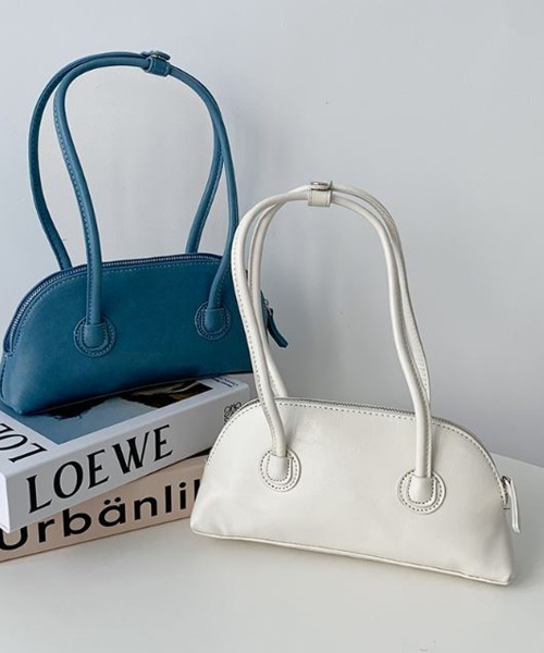 by muni:r（バイ ムニール）の「ソフトバゲットショルダーバッグ（ショルダーバッグ・レディース・ブラック/ブルー/グリーン/アイボリー/ライトパープル/ライトピンク/スモークピンク・ONE SIZE）」の10枚目の写真