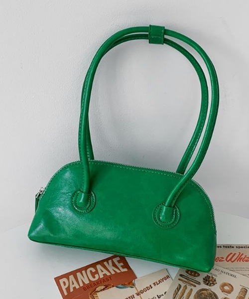 by muni:r（バイ ムニール）の「ソフトバゲットショルダーバッグ（ショルダーバッグ・レディース・ブラック/ブルー/グリーン/アイボリー/ライトパープル/ライトピンク/スモークピンク・ONE SIZE）」の13枚目の写真