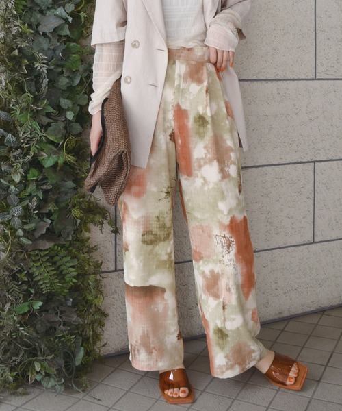 CORNERS（コーナーズ）の「ニュアンスプリントストレートパンツ（スラックス・レディース・グレー/イエロー/オレンジ・M）」の3枚目の写真