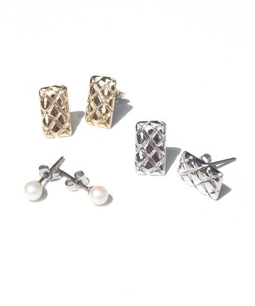 mille blanc(ミルブラン)の「【日本製】キルティングデザインセットピアス 両耳用(ピアス(両耳用)・レディース・ゴールド系その他/ゴールド/シルバー/シルバー系その他/ゴールド系その他2/シルバー系その他2・FREE)」の10枚目の写真