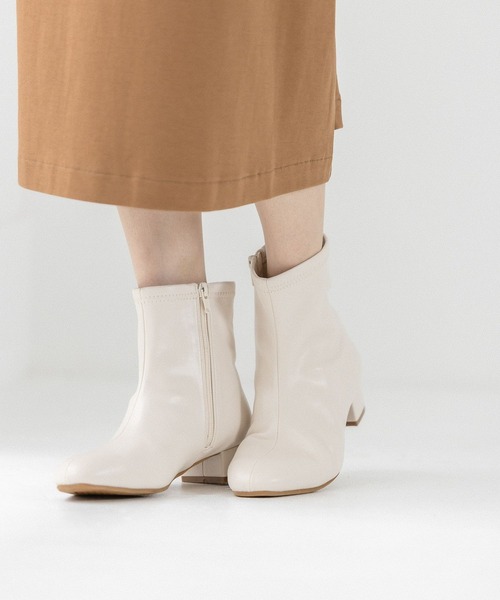 LEPSIM(レプシィム)の「ストレッチローヒールブーツ 344211(ブーツ・レディース・ブラック/ブラウン/アイボリー・SMALL/MEDIUM/LARGE/X-LARGE)」の1枚目の写真