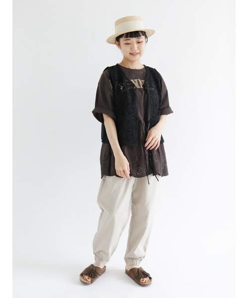 Samansa Mos2(サマンサ モスモス)の「裾スカラップロゴTシャツ(Tシャツ/カットソー・レディース・ベージュ/チャコール/オフホワイト・フリ-)」の18枚目の写真