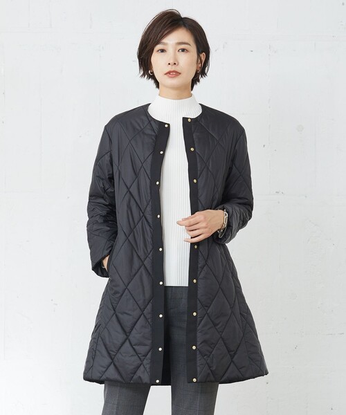 J.PRESS Ladies(J.プレス レディス)の「高密度タフタ キルティング ロング コート(その他アウター・レディース・カーキ系/グレー系/ブラウン系/ブラック系・XS)」の2枚目の写真