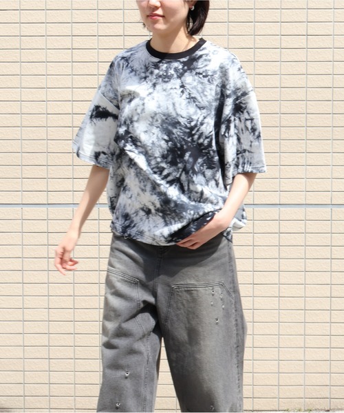ATELANE(アテレーン)の「ATELANE/タイダイ染めルーズシルエット半袖T(Tシャツ/カットソー・メンズ・グレー/ネイビー/ブラック/ホワイト/ブラック系/ブラック系1/ネイビー系・LARGE/MEDIUM)」の14枚目の写真