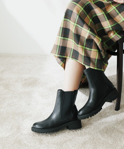 N.(N. Natural Beauty Basic)(エヌエヌナチュラルビューティーベーシック)の「◆サイドゴアミドルブーツ(ブーツ・レディース・ホワイト/ブラック・MEDIUM/LARGE)」の2枚目の写真