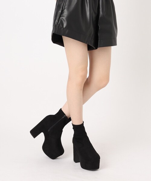 cs T&P(シーエスティーアンドピー)の「スクエアトゥ厚底ショートブーツ csT&P(ブーツ・レディース・ブラック/アイボリー/ブラック系/イエロー・LL/S/M/L)」の21枚目の写真
