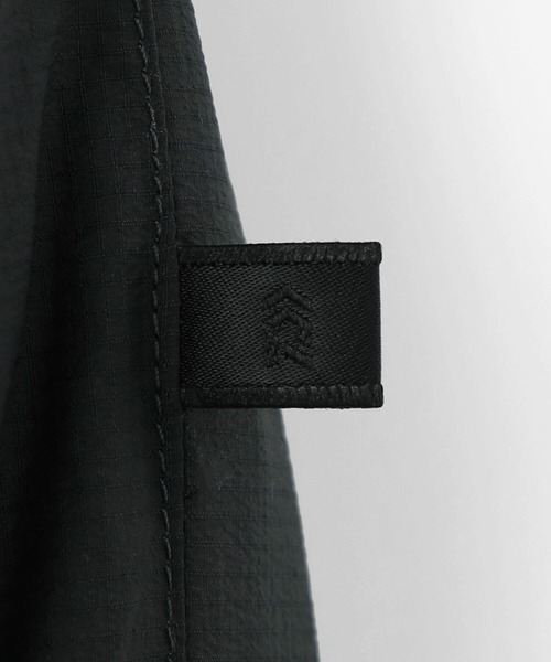 DAIWA PIER39(ダイワピア39)の「DAIWA PIER39 | TECH REVERSIBLE PULLOVER PUFF JACKET MEN(ナイロンジャケット・メンズ・ベージュ系その他/グレー系その他・LARGE/MEDIUM)」の8枚目の写真