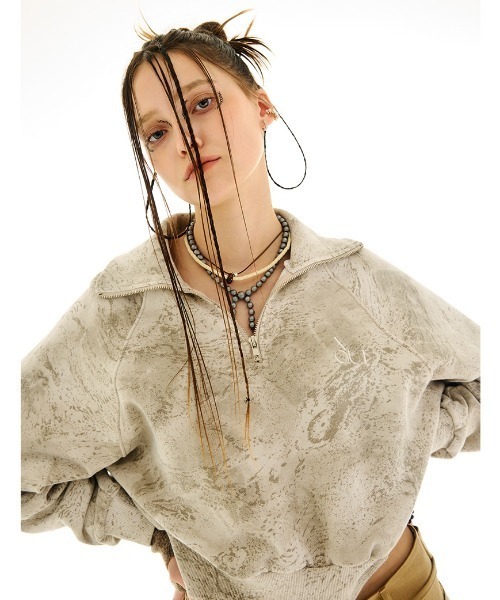 outxo(アウトエクソ)の「A'GEM/9 × .kom『OUTXO/アウトエクソ』Sera half zipup/セラ ハーフジップ スウェットシャツ(スウェット・レディース・チャコールグレー/グレー/アイボリー/ネイビー/ブラウン/ピンク・FREE)」の5枚目の写真