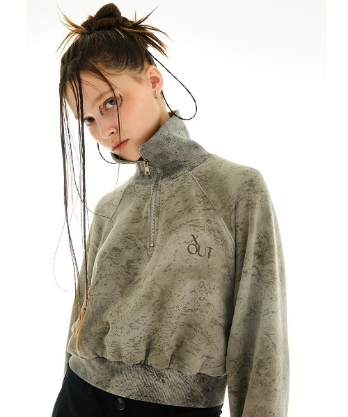 outxo(アウトエクソ)の「A'GEM/9 × .kom『OUTXO/アウトエクソ』Sera half zipup/セラ ハーフジップ スウェットシャツ(スウェット・レディース・チャコールグレー/グレー/アイボリー/ネイビー/ブラウン/ピンク・FREE)」の3枚目の写真