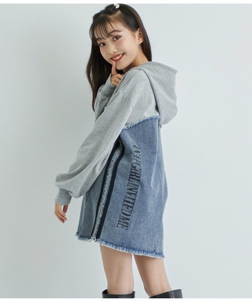 ANAP GiRL(アナップガール)の「デニム切替フーディーワンピース(ワンピース・キッズ・ブラック/ライトグレー・XS/M/S)」の13枚目の写真