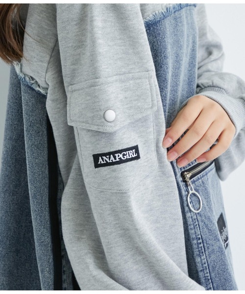 ANAP GiRL(アナップガール)の「デニム切替フーディーワンピース(ワンピース・キッズ・ブラック/ライトグレー・XS/M/S)」の8枚目の写真
