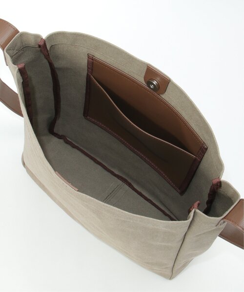 ikka（イッカ）の「ピグメントワンショルダーバッグ（ショルダーバッグ・メンズ・ベージュ/ブラック/ネイビー・FREE）」の15枚目の写真