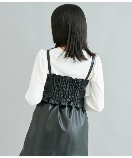 ANAP GiRL（アナップガール）の「フェイクレザービスチェ×パフスリ